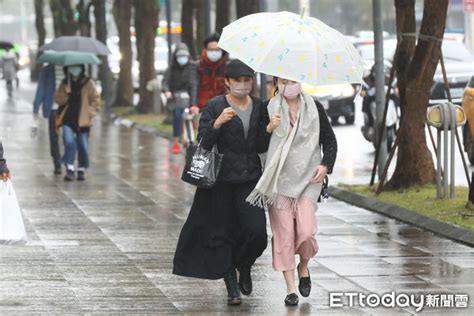 會不會下雨|明起雨灌北台灣「3地警戒」 冷氣團接力衝台一路凍到下周